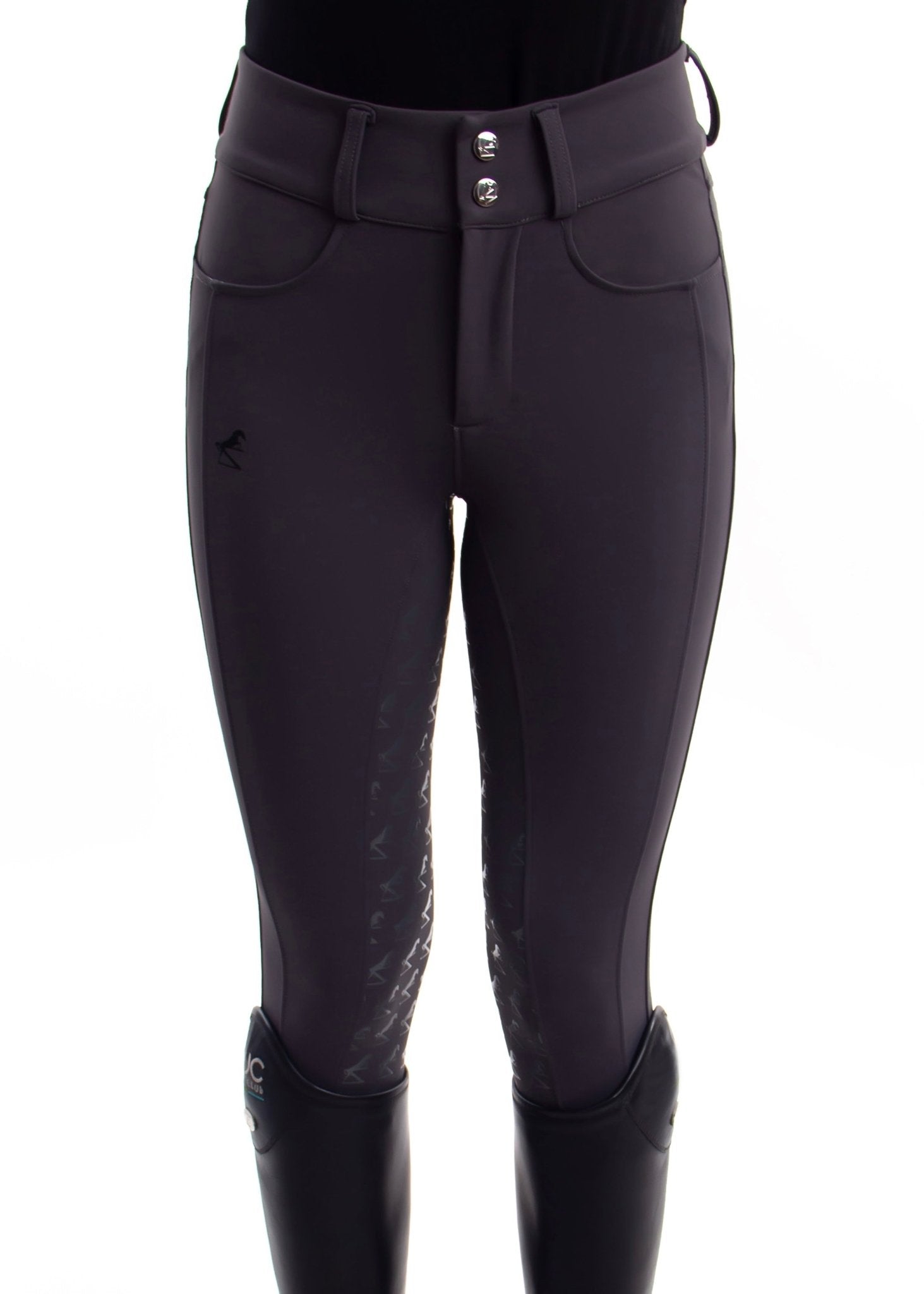 #Equitación #RopaDeEquitación #ModaEcuestre #CaballeríaToscana #MaximilianEquestrian #StockholmEquestrian #EquipaciónEcuestre #EstiloEcuestre #CompeticiónEcuestre #PantalonesDeEquitación #Pol