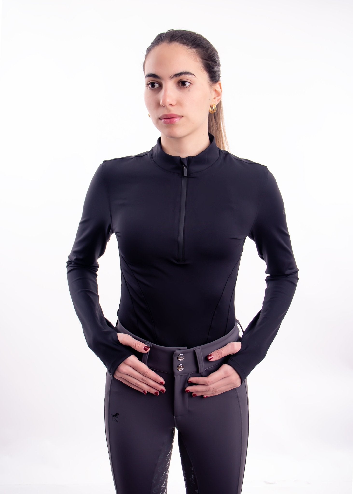 #Equitación #RopaDeEquitación #ModaEcuestre #CaballeríaToscana #MaximilianEquestrian #StockholmEquestrian #EquipaciónEcuestre #EstiloEcuestre #CompeticiónEcuestre #PantalonesDeEquitación #Pol